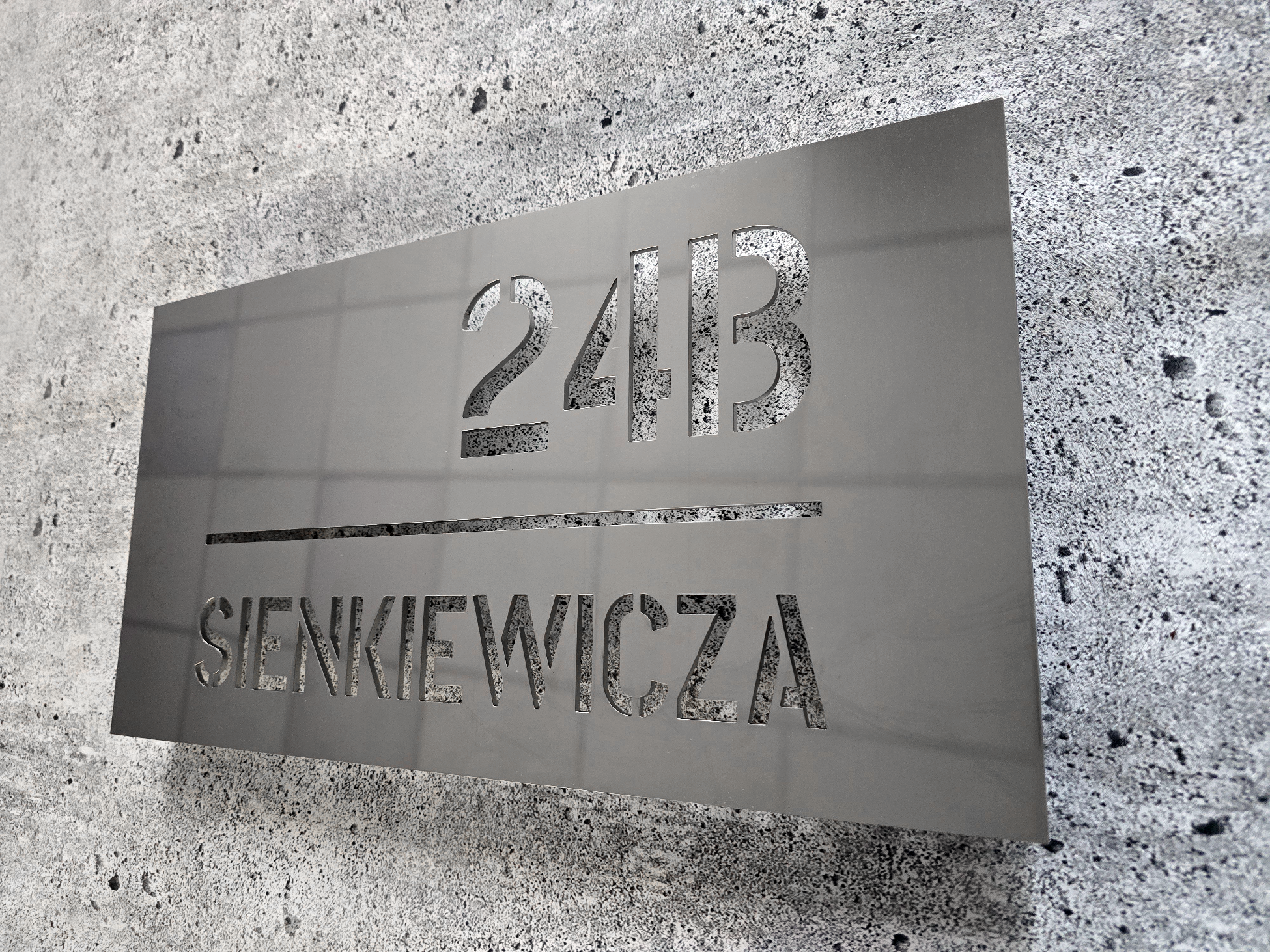 Tablice ze stali (podświetlane i niepodświetlane)